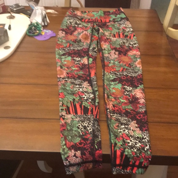 Lululemon yoga / barre leggings size 4 - Picture 4 of 6